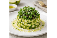 Tartar templado de calabacín con manzana verde y microvegetales de mostaza Mikagreens